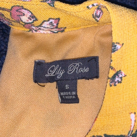 Yellow off the shoulder Sundress - Picture 2 of 3